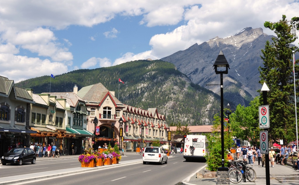 Banff Avenue, Banff jigsaw puzzle in Street View puzzles on TheJigsawPuzzles.com
