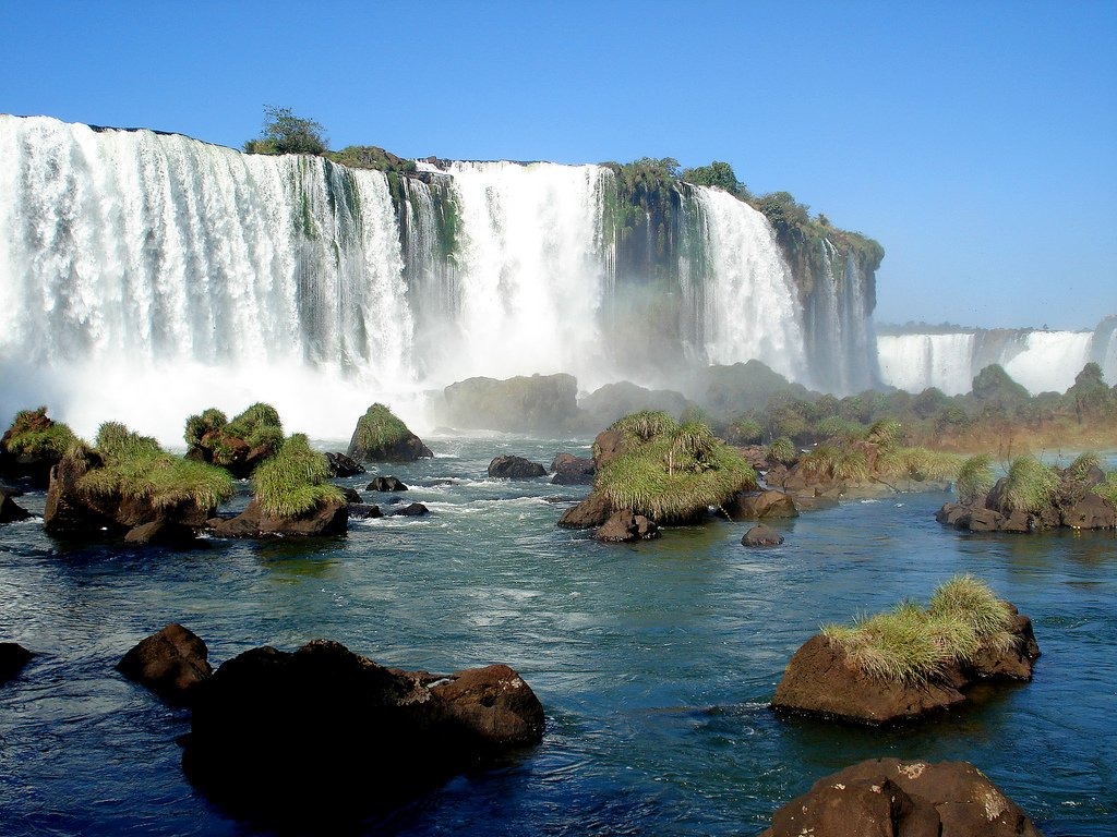 Les chutes d'Iguazu, Brésil jigsaw puzzle in Chutes d'eau puzzles on TheJigsawPuzzles.com