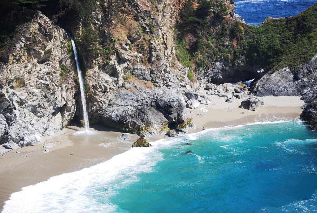 McWay Falls, Big Sur jigsaw puzzle in Waterfalls puzzles on TheJigsawPuzzles.com