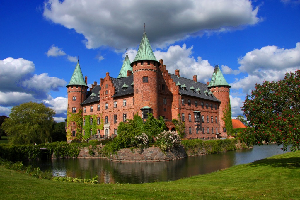 Trolleholm Castle, Sweden jigsaw puzzle in Castles puzzles on TheJigsawPuzzles.com