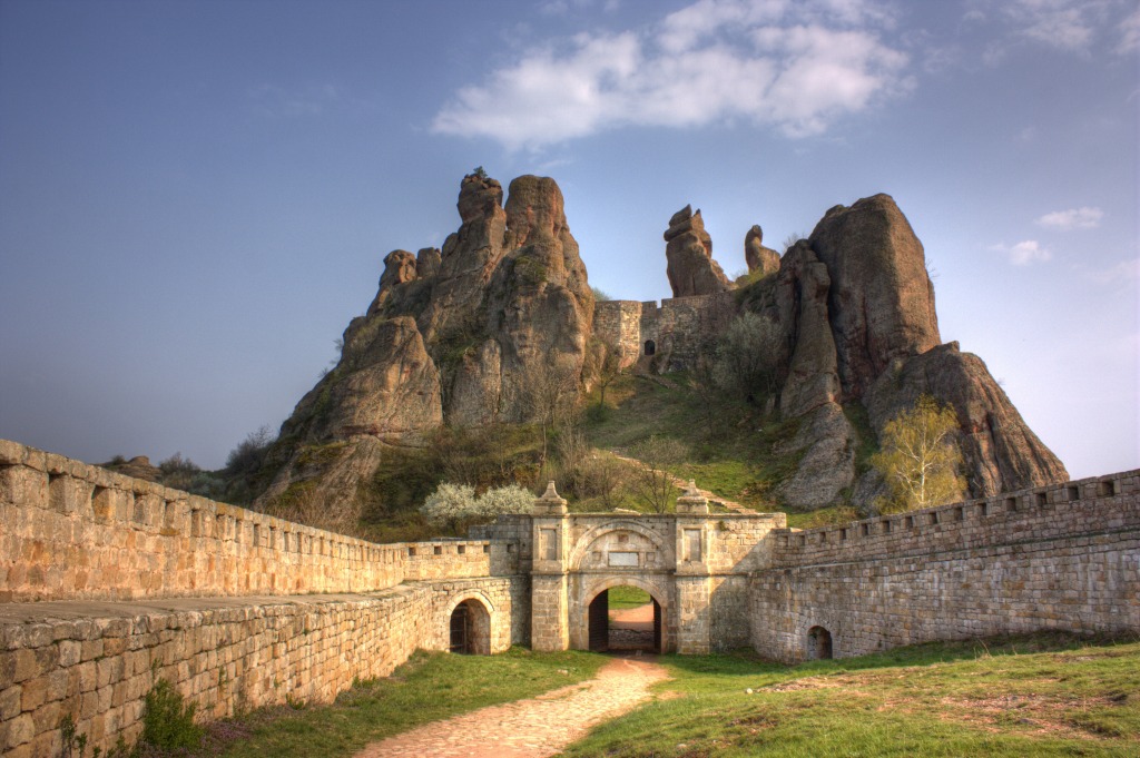 O Castelo de Belogradchik, Bulgária jigsaw puzzle in Castelos puzzles on TheJigsawPuzzles.com