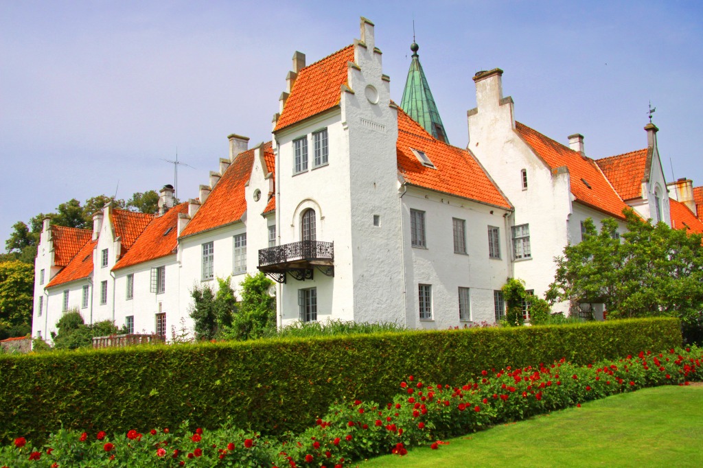 Bosjökloster Castle and Gardens jigsaw puzzle in Castles puzzles on TheJigsawPuzzles.com