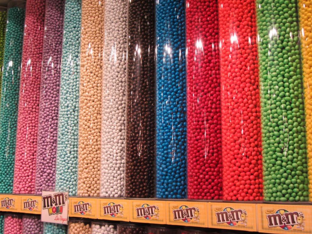 Rainbow of M&Ms jigsaw puzzle in Food & Bakery puzzles on TheJigsawPuzzles.com