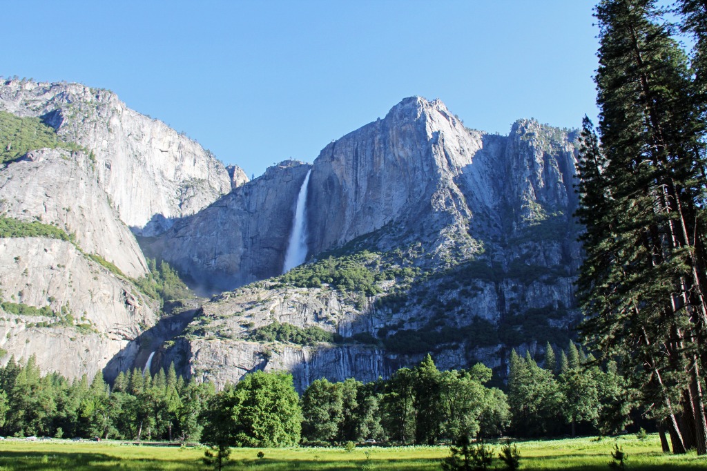 Les chutes de Yosemite jigsaw puzzle in Chutes d'eau puzzles on TheJigsawPuzzles.com