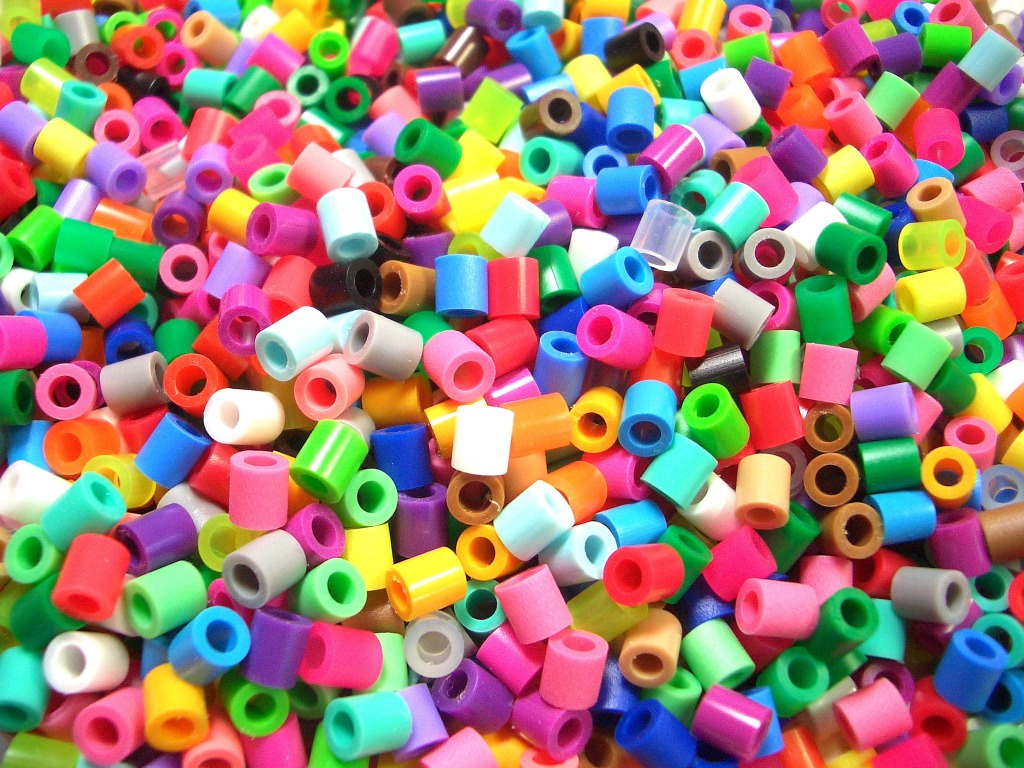 Plastic Beads jigsaw puzzle in Macro puzzles on TheJigsawPuzzles.com