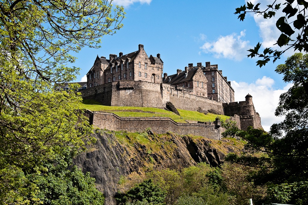 Эдинбургский замок, Шотландия jigsaw puzzle in Замки puzzles on TheJigsawPuzzles.com