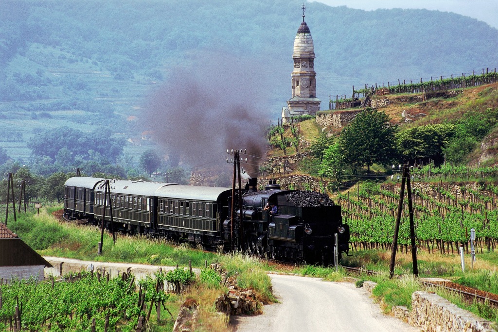 Majestic Imperator Train in the Lower Austria jigsaw puzzle in Great Sightings puzzles on TheJigsawPuzzles.com