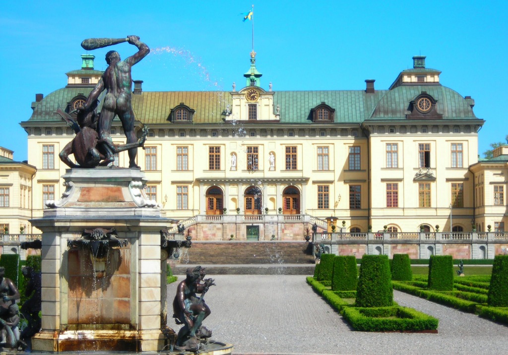 Schloss Drottningholm, Schweden jigsaw puzzle in Schlösser puzzles on TheJigsawPuzzles.com