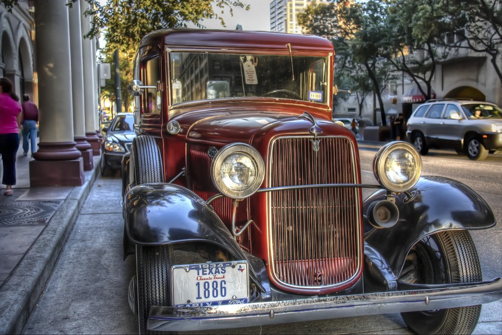 Ford at the Driskill jigsaw puzzle in Cars & Bikes puzzles on TheJigsawPuzzles.com