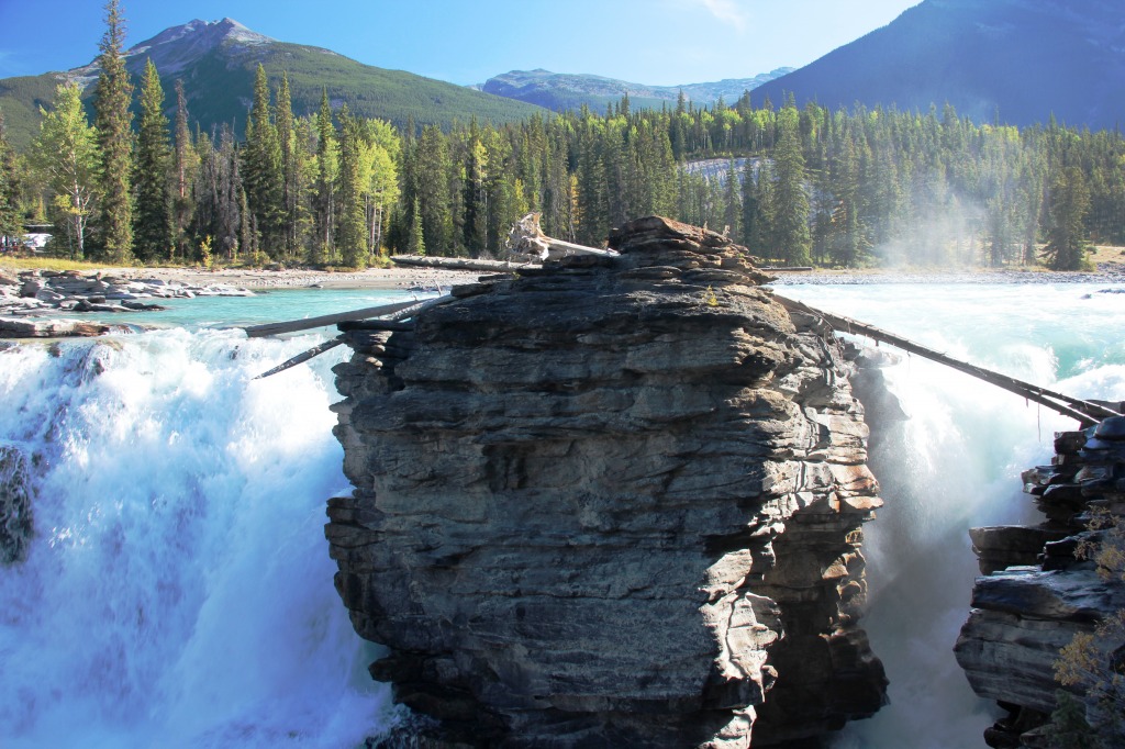 Icefield Parkway, Banff NP, Canada jigsaw puzzle in Waterfalls puzzles on TheJigsawPuzzles.com
