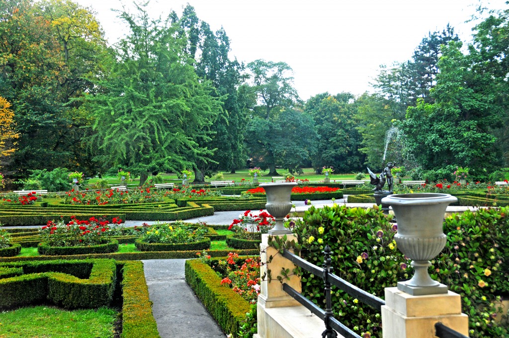 Jardin du palais de Wilanów, Pologne jigsaw puzzle in Fleurs puzzles on TheJigsawPuzzles.com