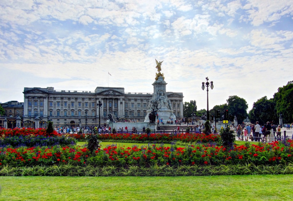 Buckingham Palace, Londres jigsaw puzzle in Châteaux puzzles on TheJigsawPuzzles.com