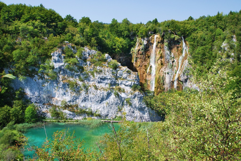 Lacs du Parc National de Plitvice, Croatie jigsaw puzzle in Chutes d'eau puzzles on TheJigsawPuzzles.com