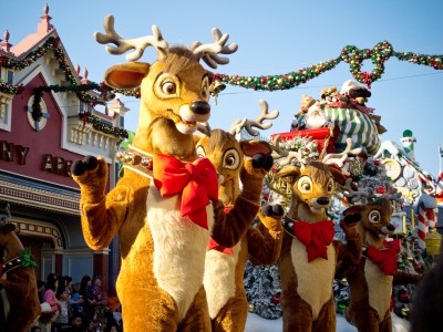 Disneyland's Christmas Fantasy Parade jigsaw puzzle in Puzzle of the ...