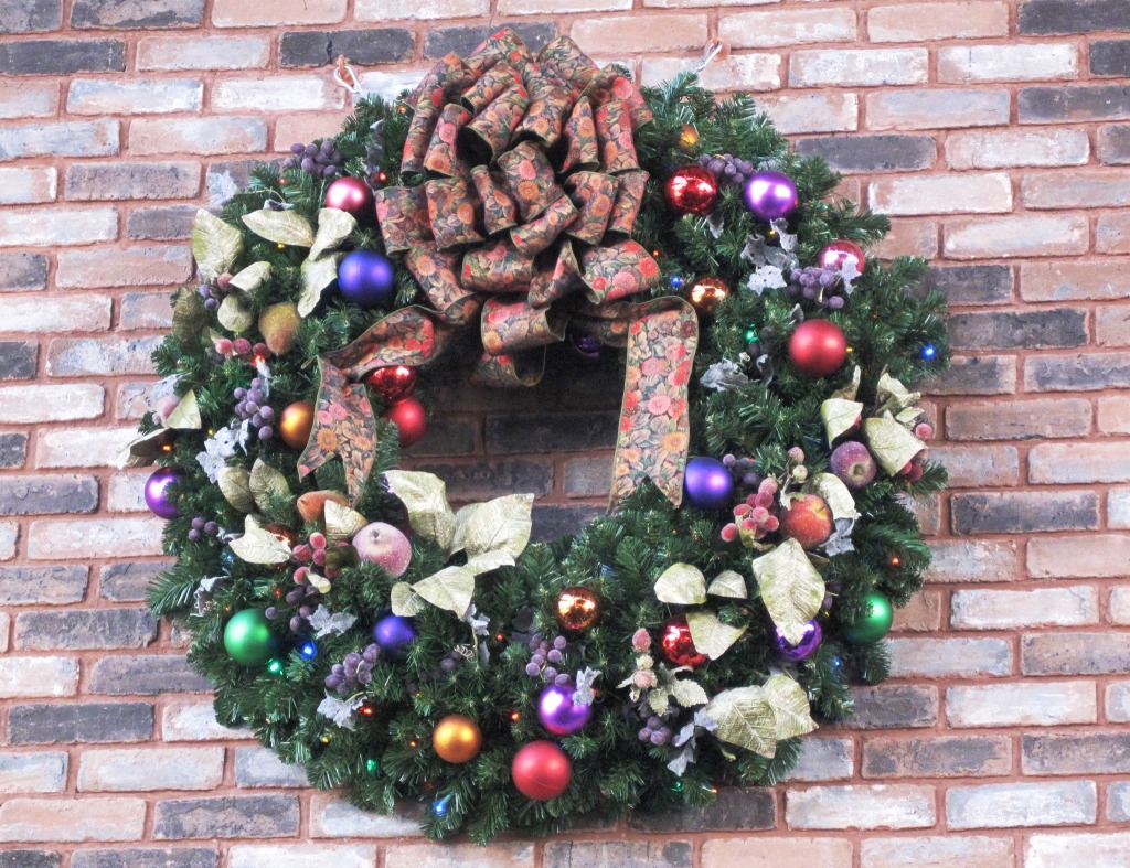 Christmas Wreath, Walt Disney World jigsaw puzzle in Christmas & New Year puzzles on TheJigsawPuzzles.com