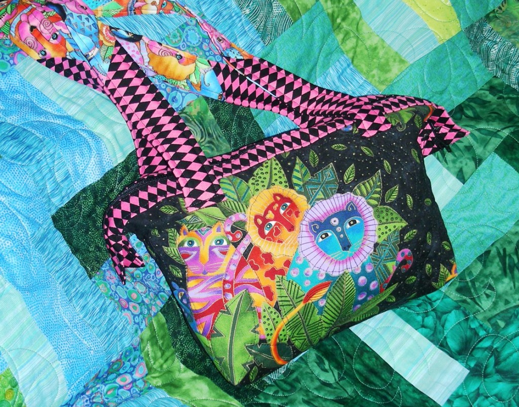 Quilted Handbag with Ocean Quilt jigsaw puzzle in Handmade puzzles on TheJigsawPuzzles.com