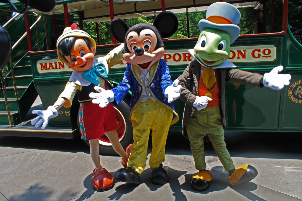 Pinocchio, Mickey et Jiminy Cricket jigsaw puzzle in Personnes puzzles on TheJigsawPuzzles.com