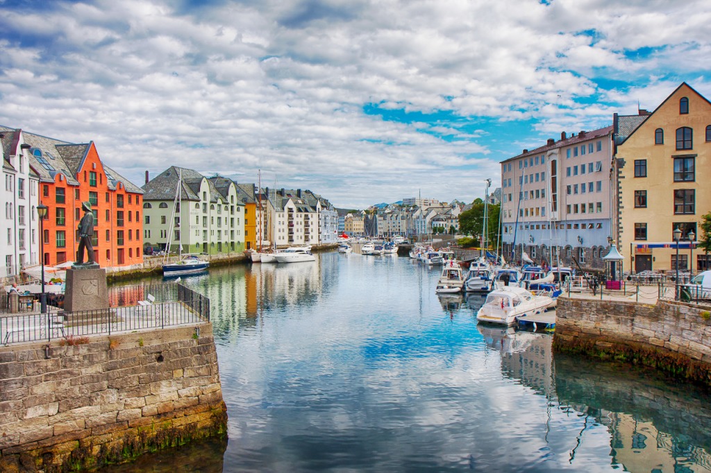 Colorful Alesund, Norway jigsaw puzzle in Street View puzzles on TheJigsawPuzzles.com
