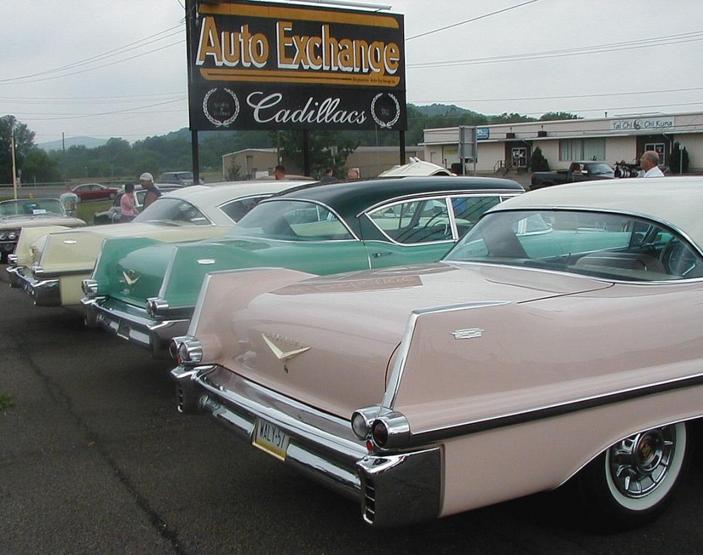 1958 Cadillac Tailfins jigsaw puzzle in Voitures et Motos puzzles on TheJigsawPuzzles.com