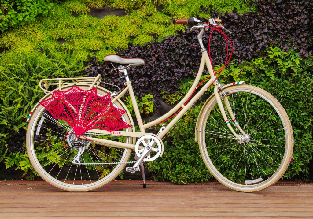 Guarde jupe de vélo faite au crochet jigsaw puzzle in Bricolage puzzles on TheJigsawPuzzles.com