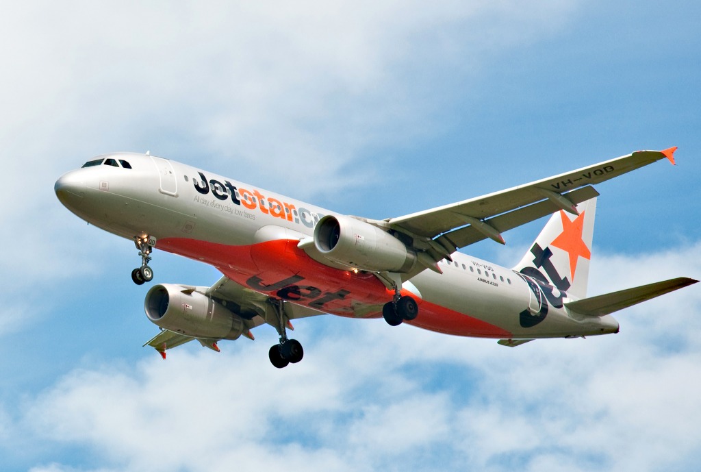 Jetstar A320 Christchurch jigsaw puzzle in Aviation puzzles on TheJigsawPuzzles.com