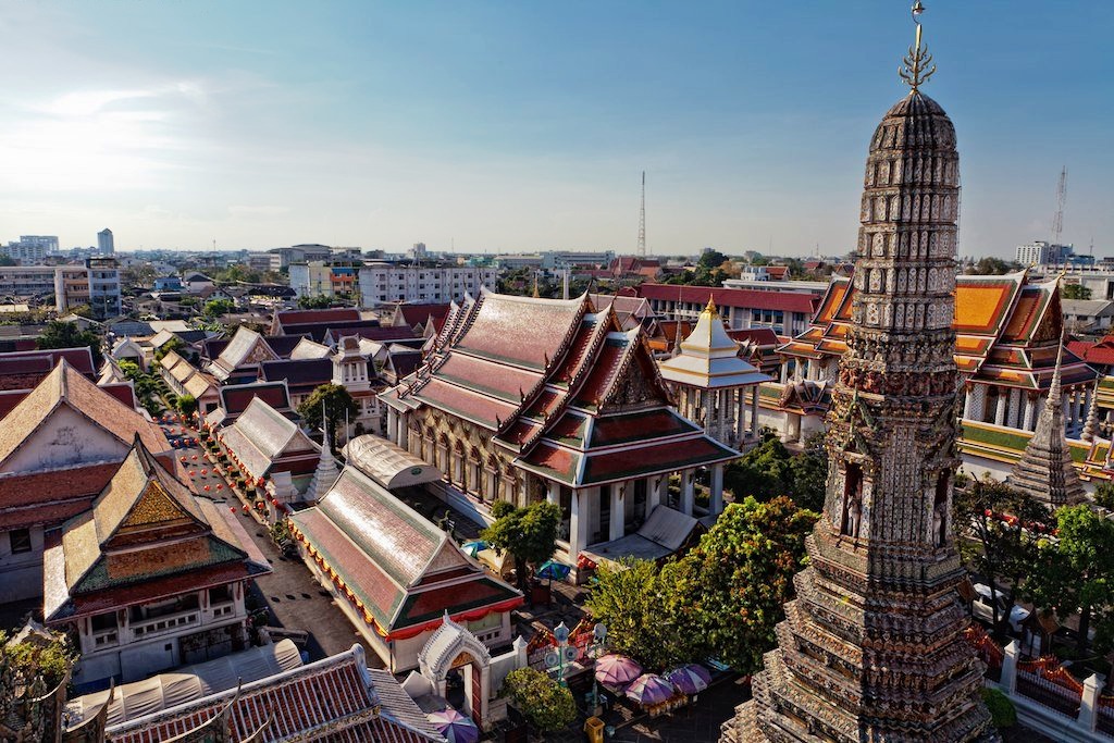 Vue aérienne du temple de Arun, Bangkok, Thaïlande jigsaw puzzle in Paysages urbains puzzles on TheJigsawPuzzles.com