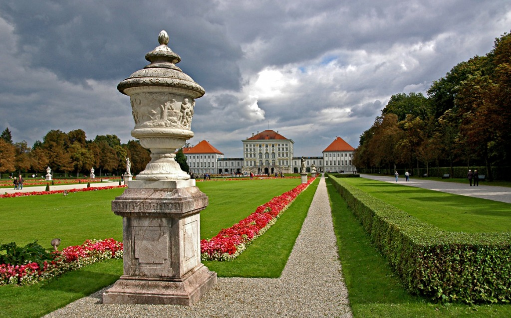 Schloss Nymphenburg jigsaw puzzle in Castles puzzles on TheJigsawPuzzles.com
