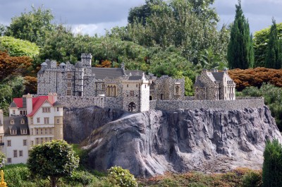 Edinburgh Castle in Legoland Windsor Park jigsaw puzzle in Castles ...