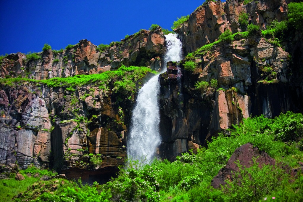 Cachoeira de Kasakh, Armênia jigsaw puzzle in Cachoeiras puzzles on TheJigsawPuzzles.com