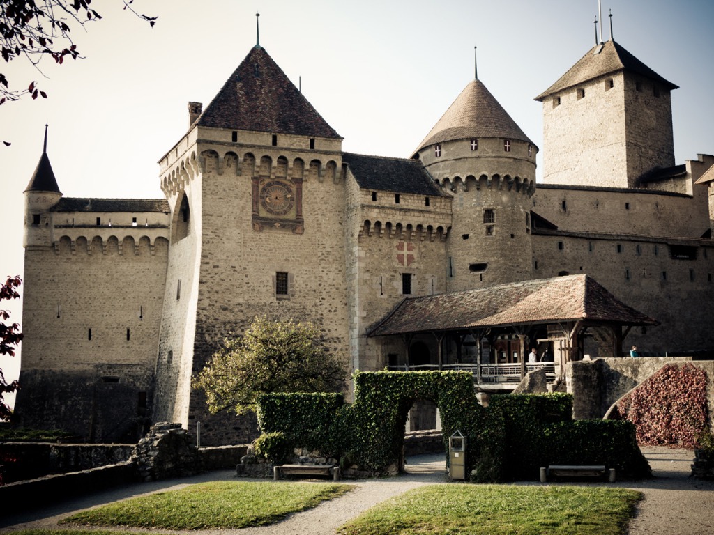 Château de Chillon, Switzerland jigsaw puzzle in Castles puzzles on TheJigsawPuzzles.com