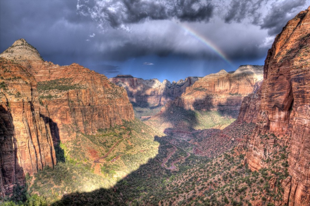 Zion Canyon Übersicht des Weges mit Regenbogen jigsaw puzzle in Großartige Landschaften puzzles on TheJigsawPuzzles.com