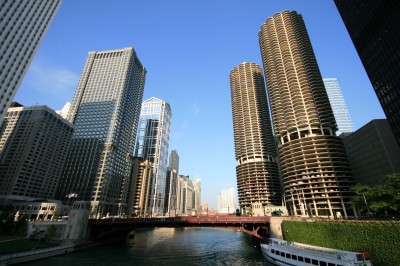 1000 Piece Wooden Jigsaw Puzzle - Chicago Illinois River USA Skyline Souvenir Puzzle (30x20 Inches)