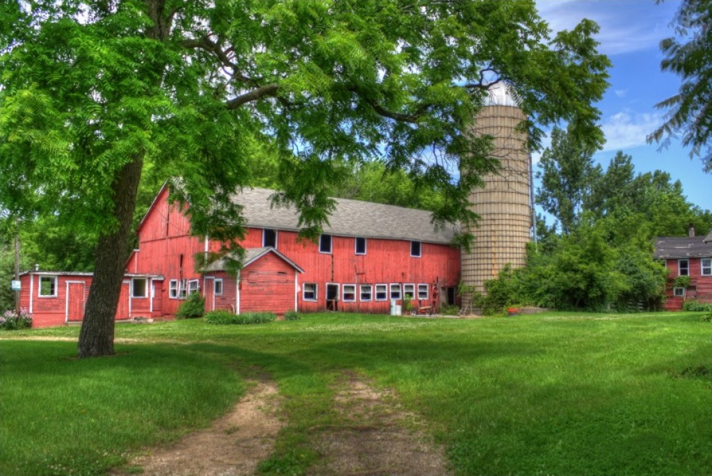 Shady View Barn, Wisconsin jigsaw puzzle in Street View puzzles on TheJigsawPuzzles.com