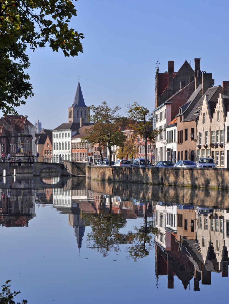 Langerei Canal, Bruges, Belgium jigsaw puzzle in Street View puzzles on TheJigsawPuzzles.com