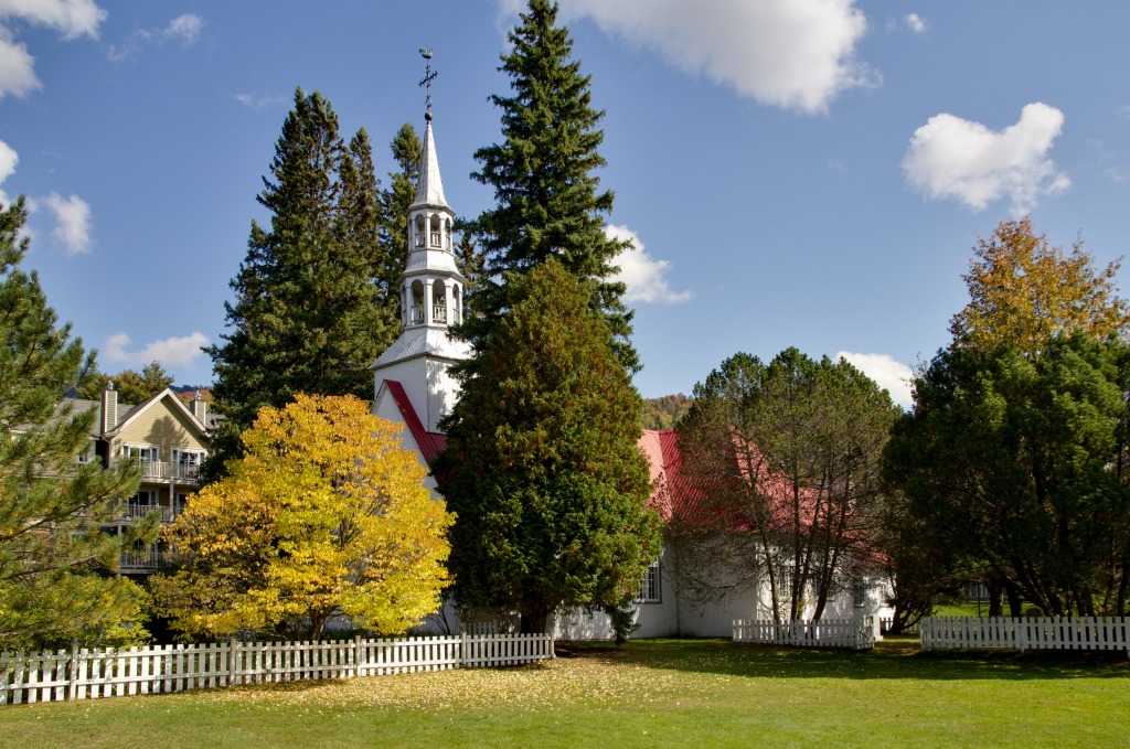 Church in Mont Tremblant, Quebec jigsaw puzzle in Street View puzzles on TheJigsawPuzzles.com