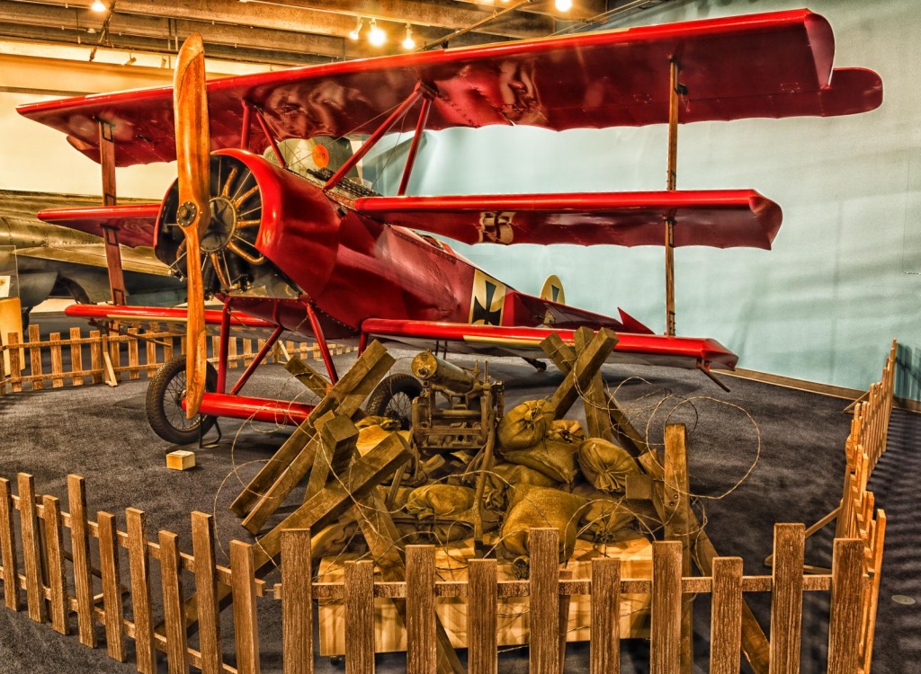 Tri-ailé Fokker, Musée de la science d'Oklahoma jigsaw puzzle in Aviation puzzles on TheJigsawPuzzles.com