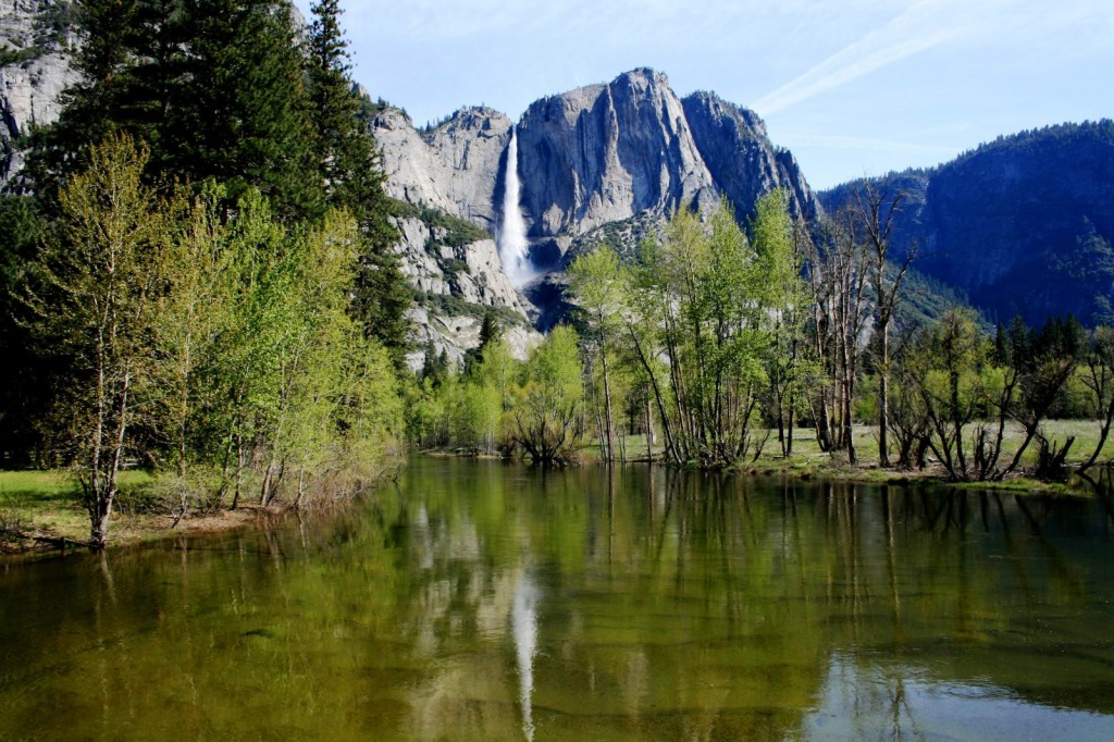 Reflets des chutes de Yosemite jigsaw puzzle in Chutes d'eau puzzles on TheJigsawPuzzles.com