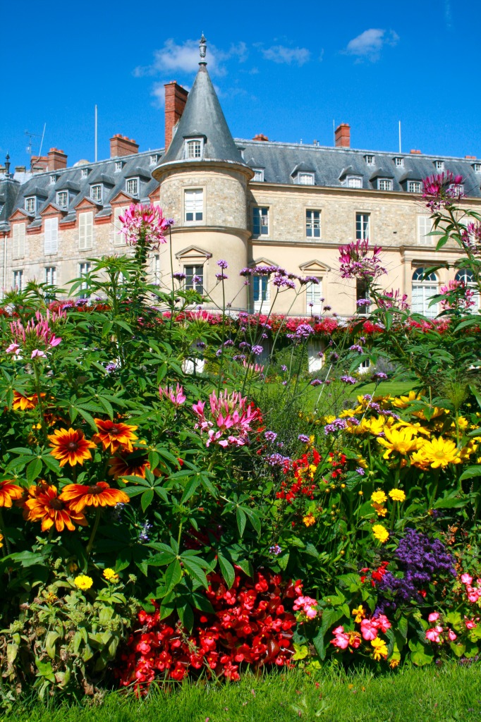 Rambouillet Castle, France jigsaw puzzle in Flowers puzzles on TheJigsawPuzzles.com