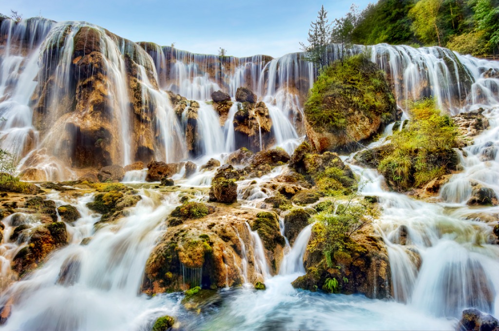 Жемчужный водопад, долина Цзючжайгоу, Китай jigsaw puzzle in Водопады puzzles on TheJigsawPuzzles.com