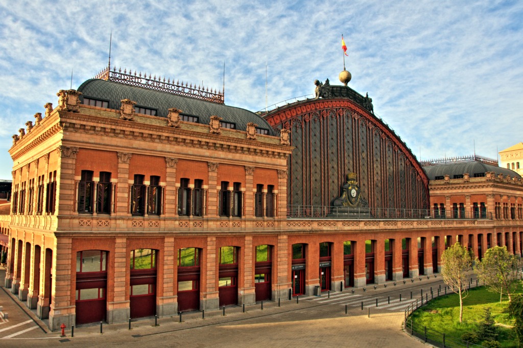 Gare d'Atocha, Madrid jigsaw puzzle in Paysages urbains puzzles on TheJigsawPuzzles.com
