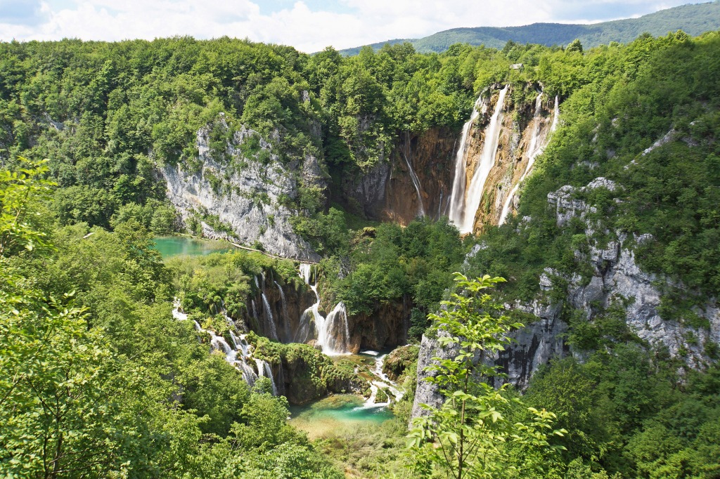 Parque Nacional dos Lagos de Plitvice, Croácia jigsaw puzzle in Cachoeiras puzzles on TheJigsawPuzzles.com