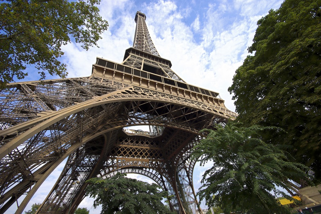 Eiffel Tower jigsaw puzzle in Street View puzzles on TheJigsawPuzzles.com