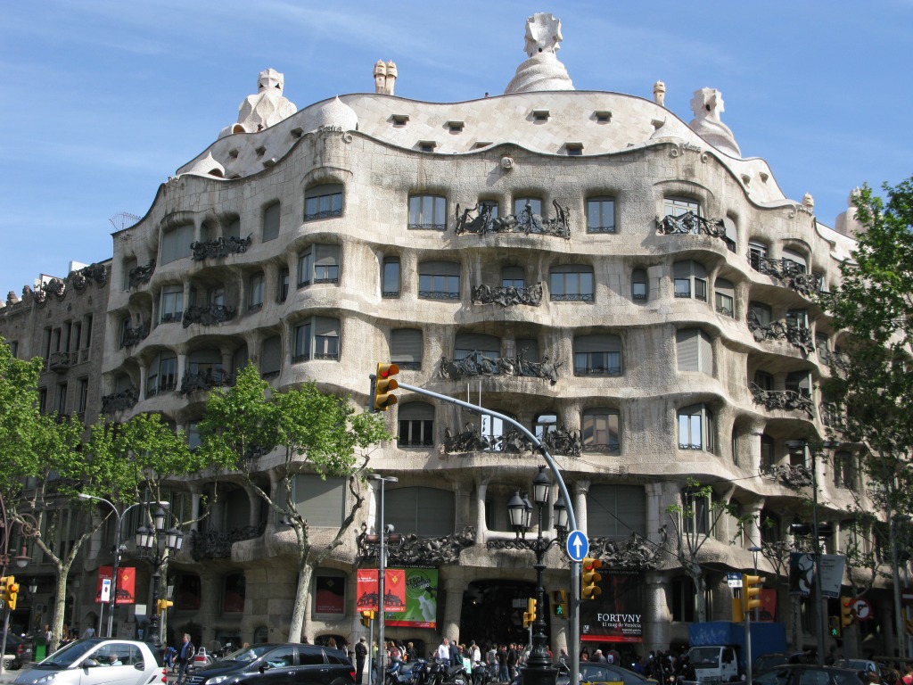 Centre Cultural Caixa Catalunya jigsaw puzzle in Street View puzzles on TheJigsawPuzzles.com