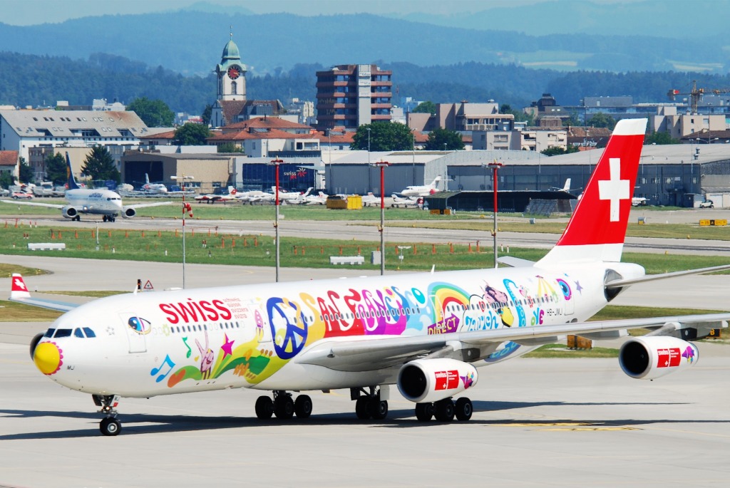 Swiss Airbus A340-313X jigsaw puzzle in Aviation puzzles on TheJigsawPuzzles.com