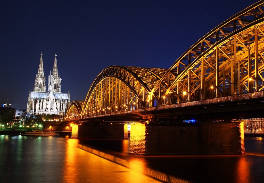 La cathédrale de Cologne et le pont de Hohenzollern jigsaw puzzle in Ponts puzzles on TheJigsawPuzzles.com