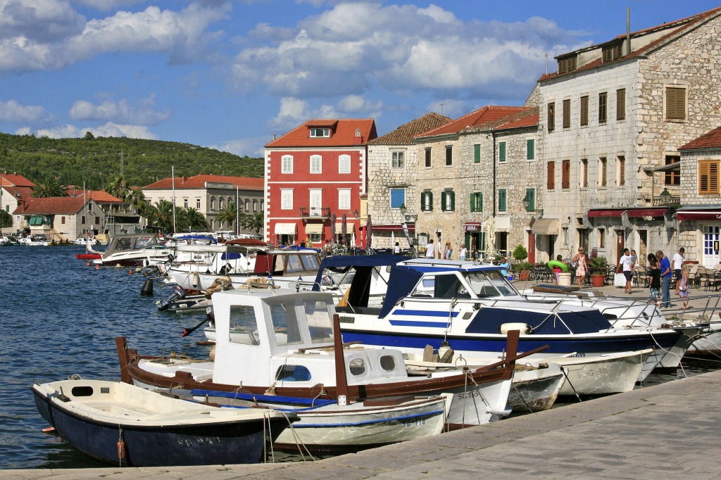 The Harbour of Stari Grad, Croatia jigsaw puzzle in Street View puzzles on TheJigsawPuzzles.com