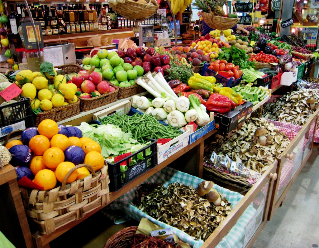 At the Market in Florence, Italy jigsaw puzzle in Fruits & Veggies puzzles on TheJigsawPuzzles.com