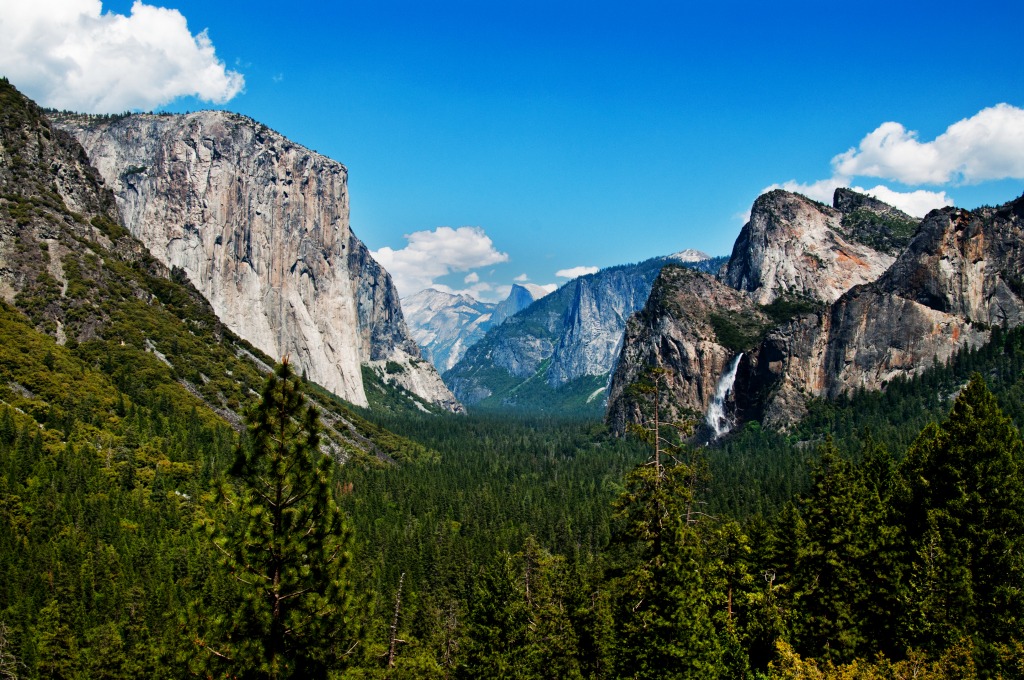 Tunnel View, Yosemite-Nationalpark jigsaw puzzle in Wasserfälle puzzles on TheJigsawPuzzles.com