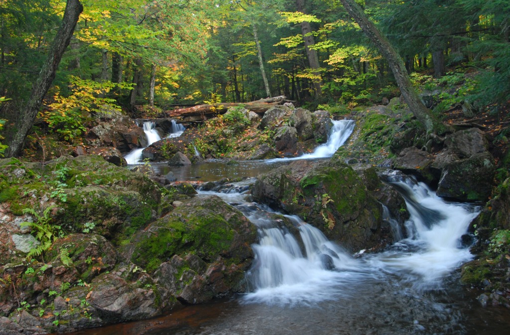 Porcupine Mountain State Park jigsaw puzzle in Waterfalls puzzles on TheJigsawPuzzles.com