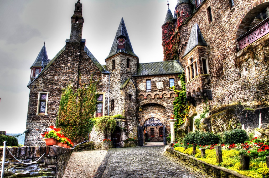 Cochem Castle, Germany jigsaw puzzle in Castles puzzles on TheJigsawPuzzles.com